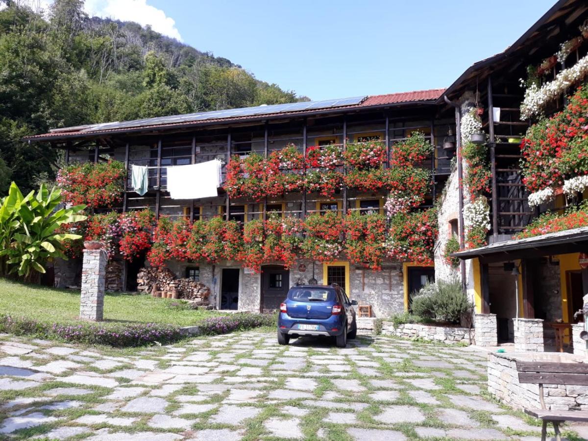 B&B "La Baita Delle Coccinelle" Varallo Extérieur photo